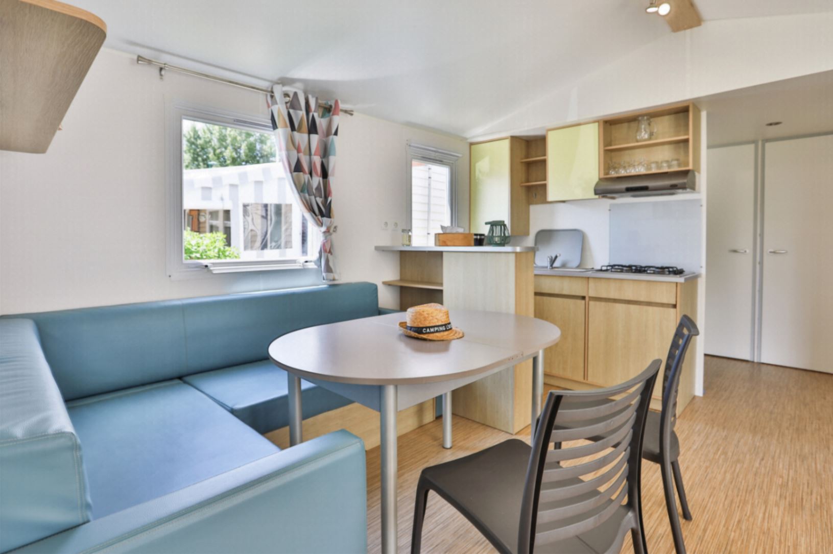 MH 4 Bedrooms Premium + TV