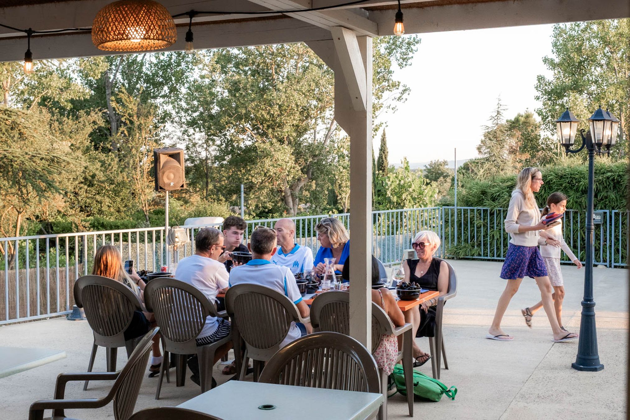 bar restaurant camping