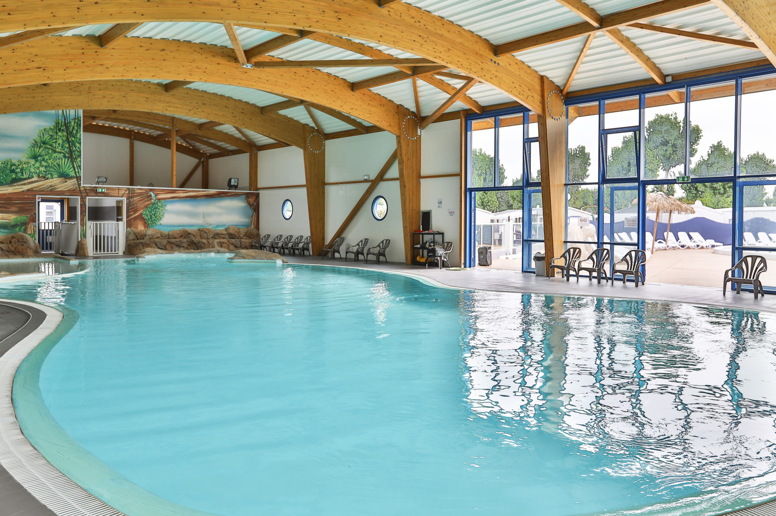 piscine interieur camping atlantique