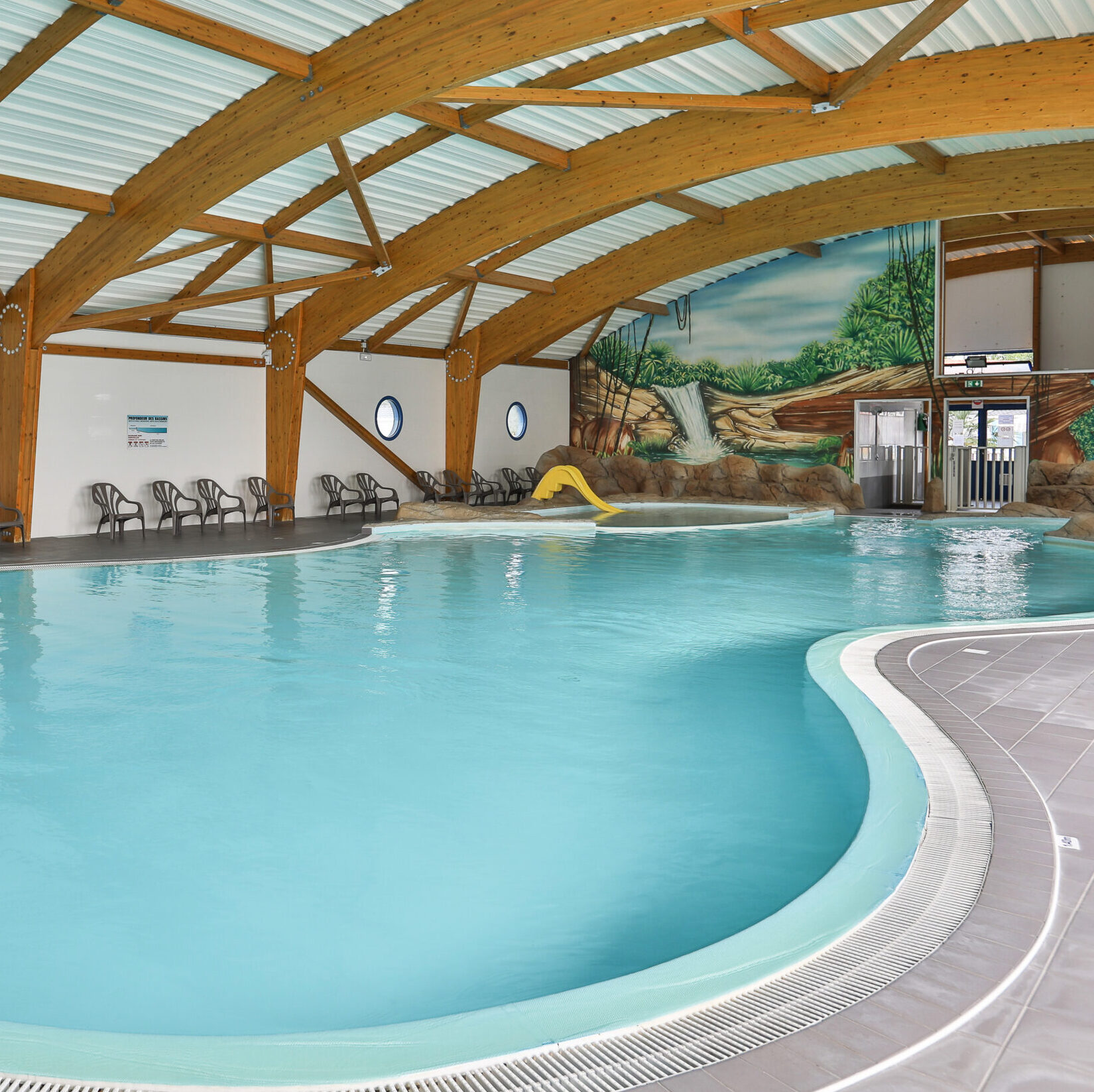 piscine interieur chauffee camping atlantique maeva